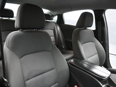 Used 2018 Chevrolet Malibu LT FWD image 27