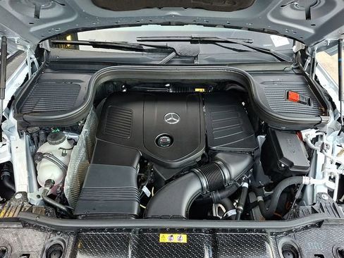 Used 2025 Mercedes-Benz GLE 450e 4MATIC image 33