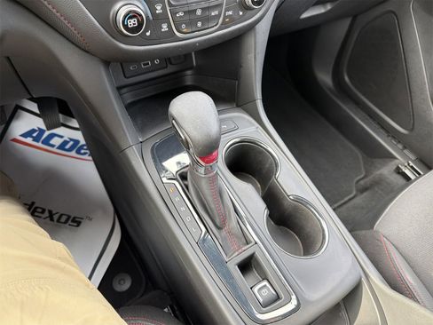 Used 2023 Chevrolet Equinox RS image 15