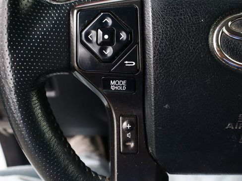 Used 2019 Toyota 4Runner TRD Off-Road AWD/4WD image 25