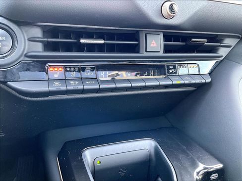 Used 2025 Toyota Crown Platinum image 26