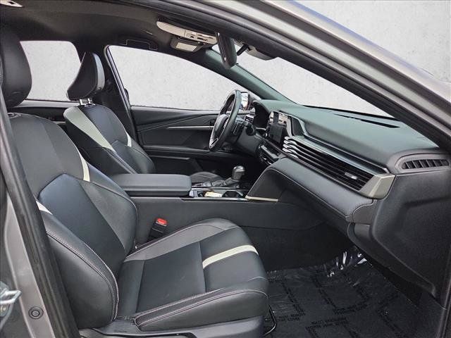 Used 2025 Toyota Camry SE FWD image 18