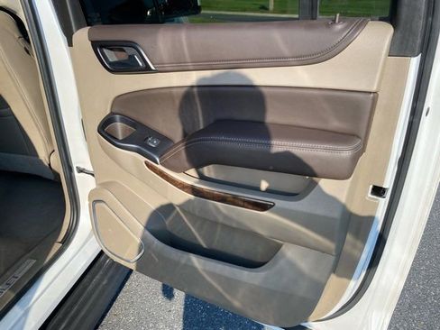 Used 2019 Chevrolet Suburban LT AWD/4WD image 26