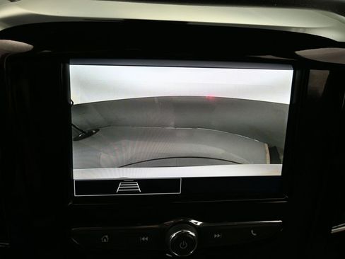 Used 2023 Chevrolet Traverse LT image 21