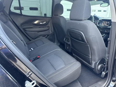 Used 2023 GMC Terrain SLE w/ Driver Convenience Package image 12
