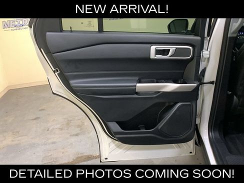 Used 2022 Ford Explorer XLT w/ Equipment Group 202A AWD/4WD image 23