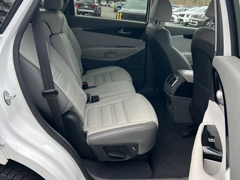 Used 2020 Kia Sorento SX image 17