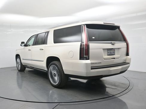 Used 2015 Cadillac Escalade ESV Platinum image 30