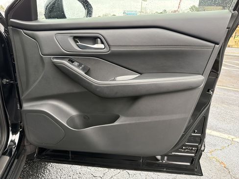 Used 2024 Nissan Rogue SL w/ SL Premium Package image 14