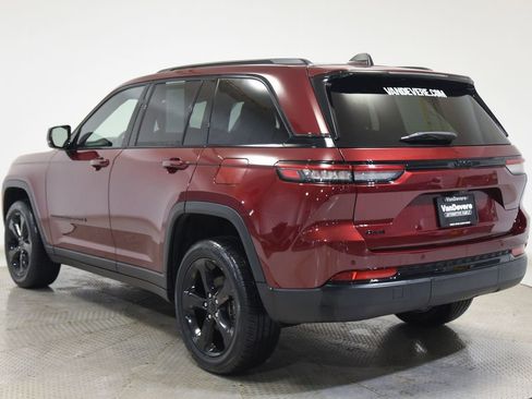 Used 2023 Jeep Grand Cherokee Altitude image 11