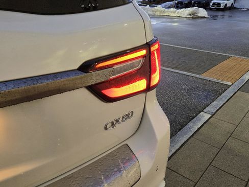 Certified 2024 INFINITI QX80 Premium Select w/ Cargo Package image 14