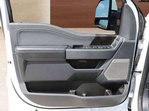 Used 2023 Ford F350 Lariat AWD/4WD image 12