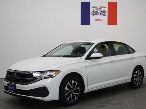 Used 2023 Volkswagen Jetta S image 8