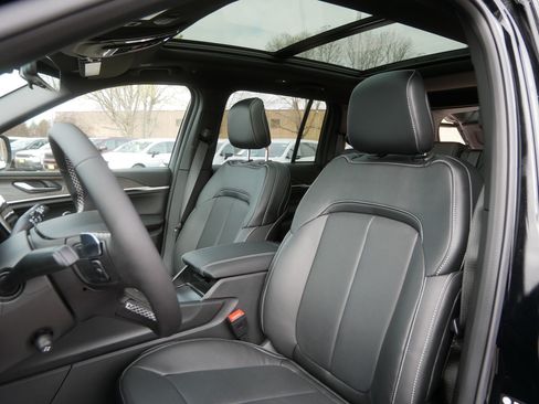 New 2026 Jeep Grand Cherokee Limited AWD/4WD image 4
