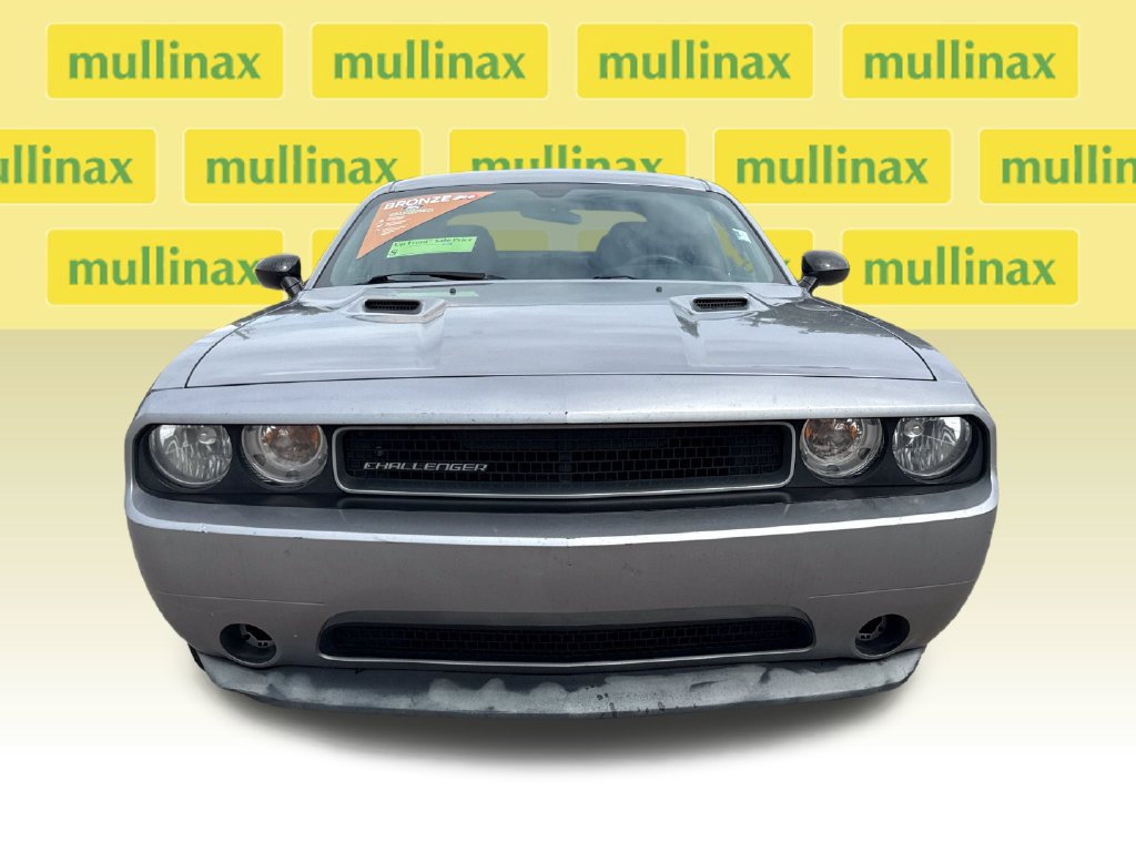 Used 2014 Dodge Challenger SXT RWD image 9