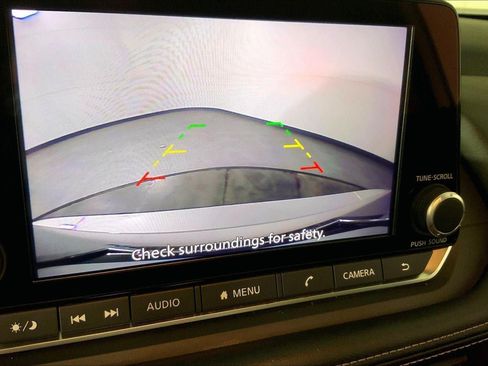 Used 2025 Nissan Rogue SV AWD/4WD image 21