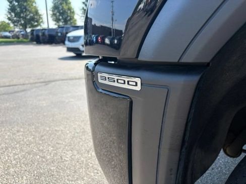 Used 2024 GMC Sierra 3500 Denali Ultimate AWD/4WD image 10