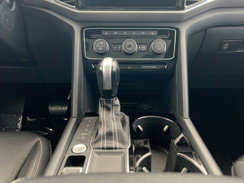 Certified 2022 Volkswagen Atlas Cross Sport SE image 19