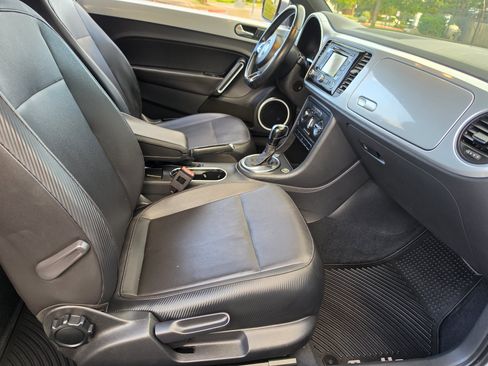 Used 2013 Volkswagen Beetle 2.5 FWD image 12