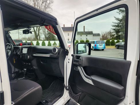 Used 2013 Jeep Wrangler Unlimited Sahara w/ Connectivity Group image 35