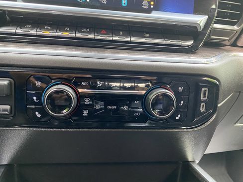 Used 2023 Chevrolet Silverado 1500 LTZ image 30