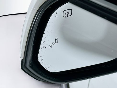 Used 2025 Toyota Sienna LE image 16