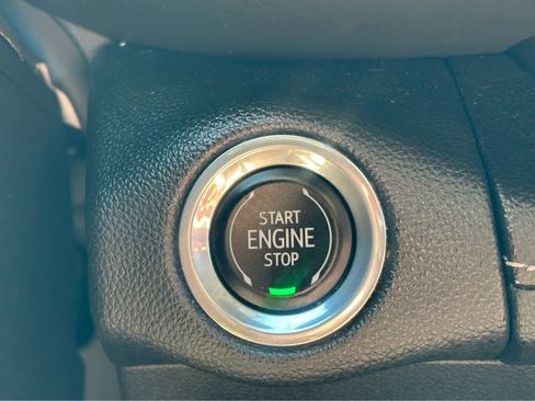 Used 2022 Buick Envision Essence w/ Technology Package I FWD image 31