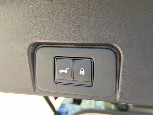 New 2026 Nissan Rogue SV FWD image 31