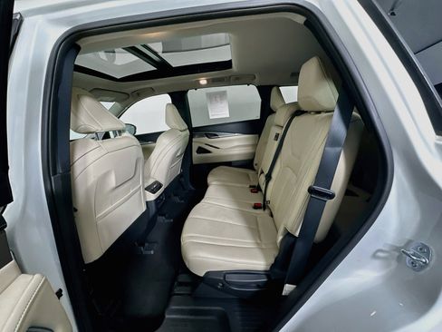 Used 2023 INFINITI QX60 Luxe w/ Performance Audio Package FWD image 27