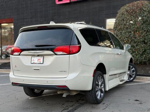 Used 2017 Chrysler Pacifica Limited w/ Advanced Safetytec Group image 12