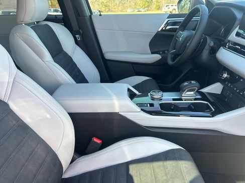 New 2026 Mitsubishi Outlander SE AWD/4WD image 9