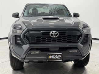 Used 2025 Toyota Tacoma TRD Sport video 2
