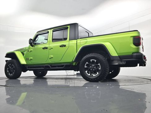 Used 2025 Jeep Gladiator Rubicon w/ Convenience Group AWD/4WD image 44