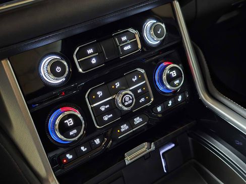 Used 2024 GMC Yukon XL Denali w/ Max Trailering Package image 32