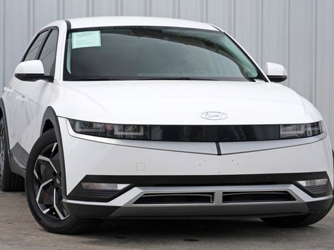 Used 2023 Hyundai Ioniq 5 SEL image 2