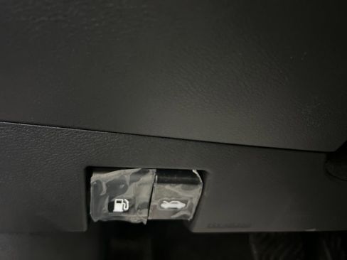 New 2025 Nissan Versa SR image 42