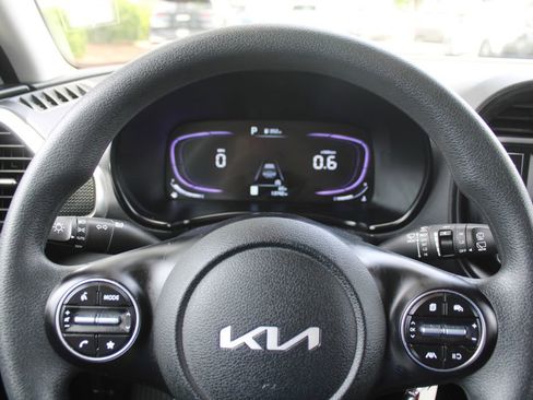 Certified 2025 Kia Soul LX FWD image 24