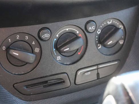 Used 2016 Ford Transit Connect XL image 27