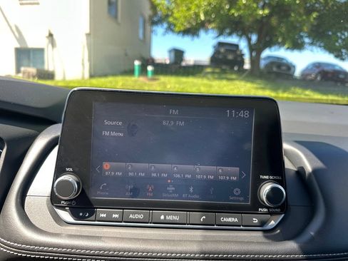 Used 2025 Nissan Rogue SV w/ SV Premium Package FWD image 47