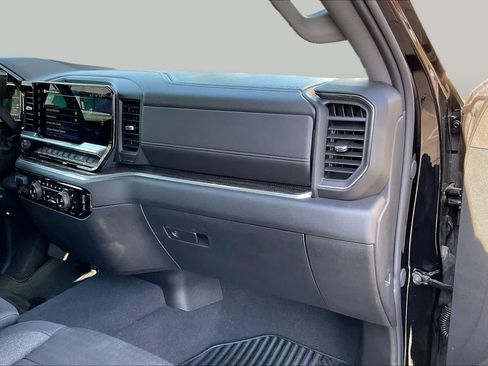 Used 2026 Chevrolet Silverado 1500 LT AWD/4WD image 18