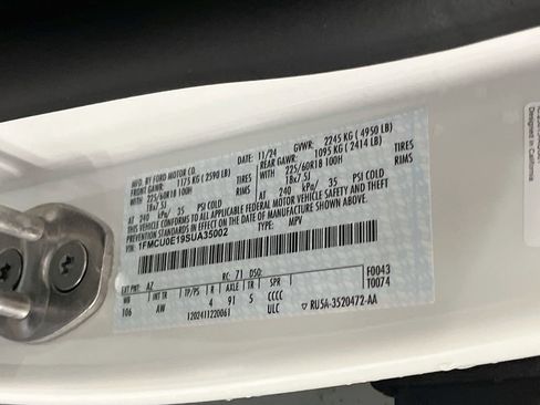 Used 2025 Ford Escape SE w/ PHEV Premium Package FWD image 31