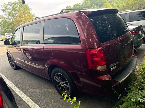Used 2017 Dodge Grand Caravan GT FWD image 3