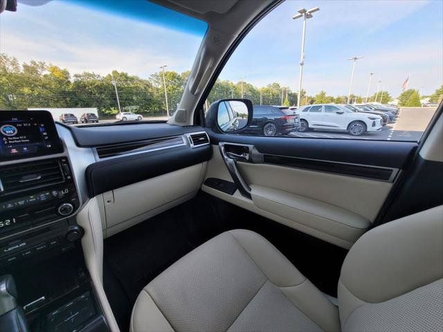 Used 2023 Lexus GX 460 Premium w/ Premium Package AWD/4WD image 24
