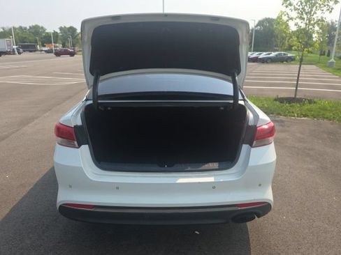Used 2018 Kia Optima LX FWD image 10