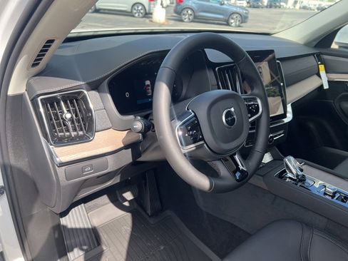 New 2026 Volvo XC90 B6 Plus w/ Protection Package Premier AWD/4WD image 15