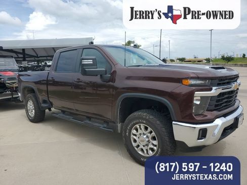 Used 2024 Chevrolet Silverado 3500 LT w/ Convenience Package AWD/4WD image 5