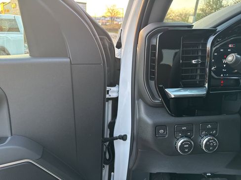 New 2026 GMC Sierra 1500 Elevation image 14