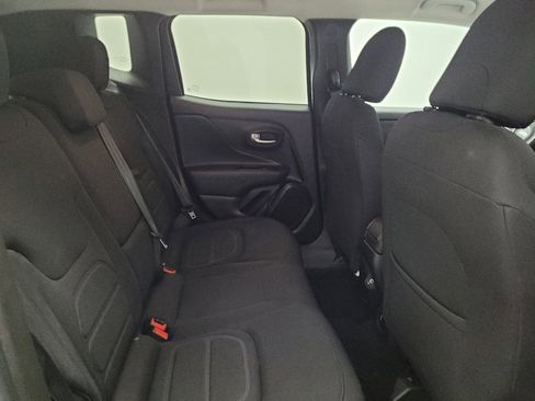 Used 2022 Jeep Renegade Latitude w/ Convenience Group AWD/4WD image 19