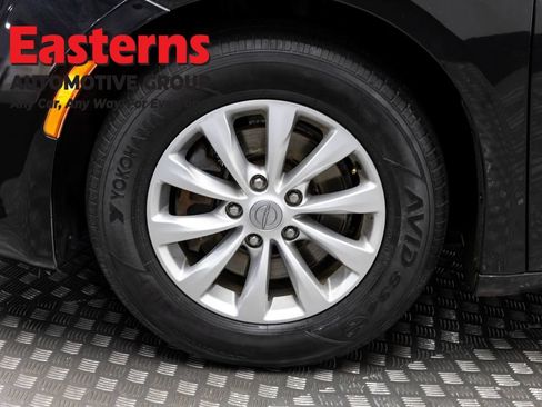 Used 2019 Chrysler Pacifica Touring-L FWD image 31