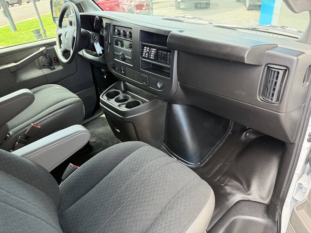 Used 2025 GMC Savana 2500 w/ Driver Convenience Package RWD image 22